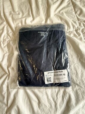 Amazon Essentials Navy and Arctic Animals Pajama Set